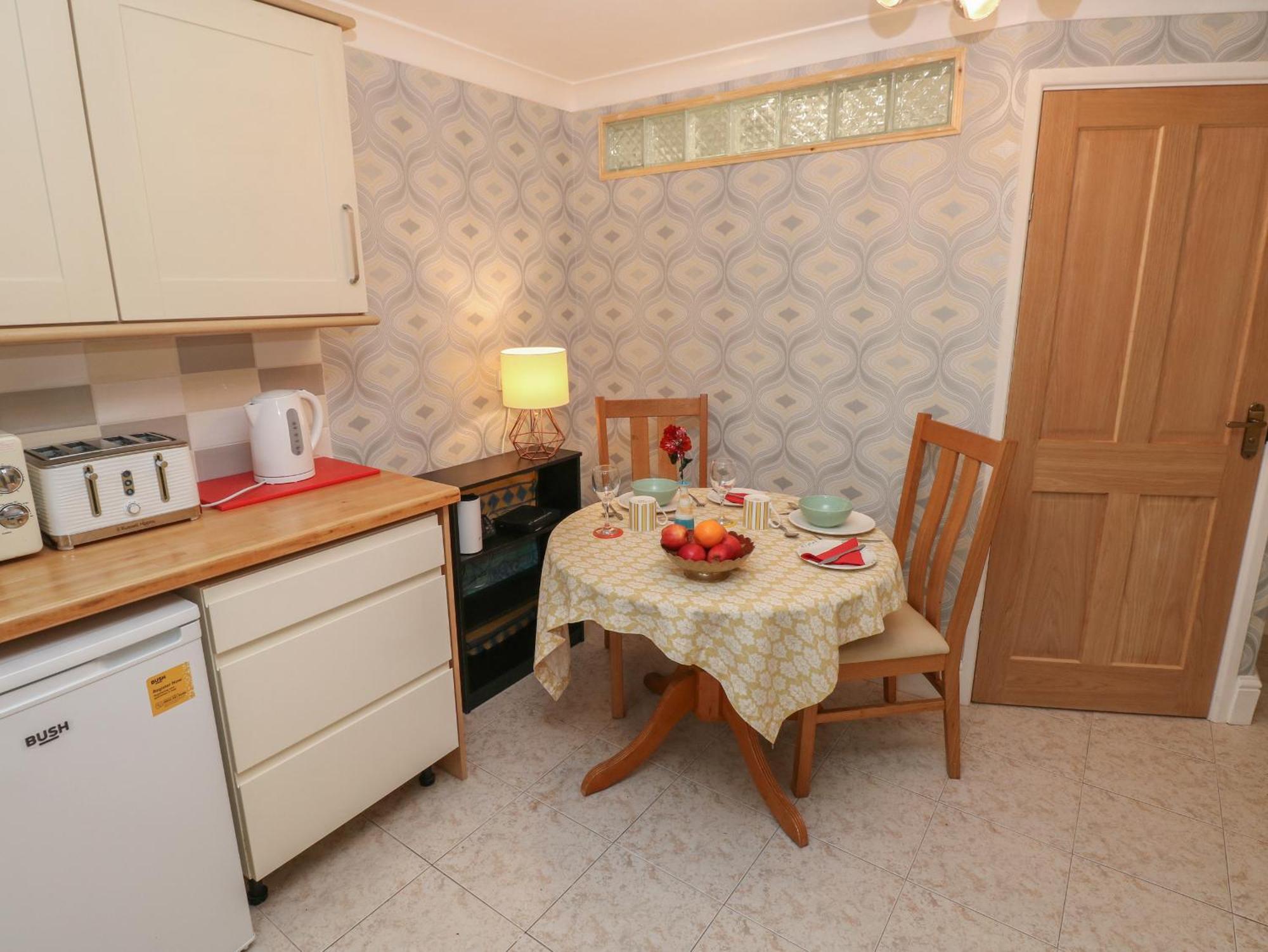 The Laurels Flat Apartment คาร์ดิฟฟ์ ภายนอก รูปภาพ