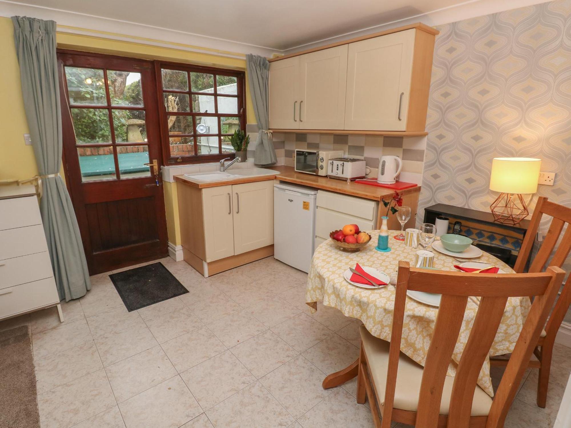 The Laurels Flat Apartment คาร์ดิฟฟ์ ภายนอก รูปภาพ